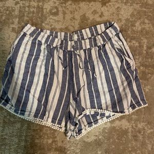 Crown and Ivy linen shorts with Pom poms. Size XL